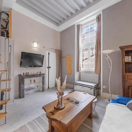 Апартаменты Romantic Haven Historic Center Absolute Calm *